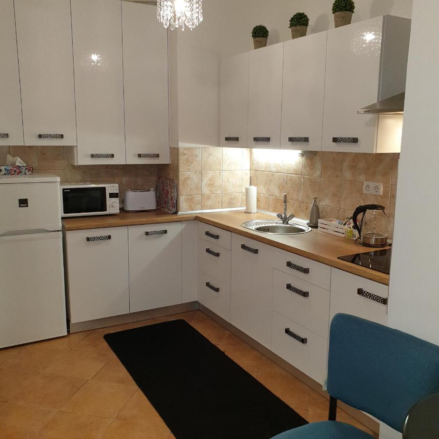 Paradise Apartman Мисколк Екстериор снимка